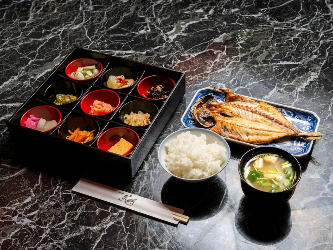Apa Hotel Tsukiji Ekiminami Tokyo Bagian luar foto